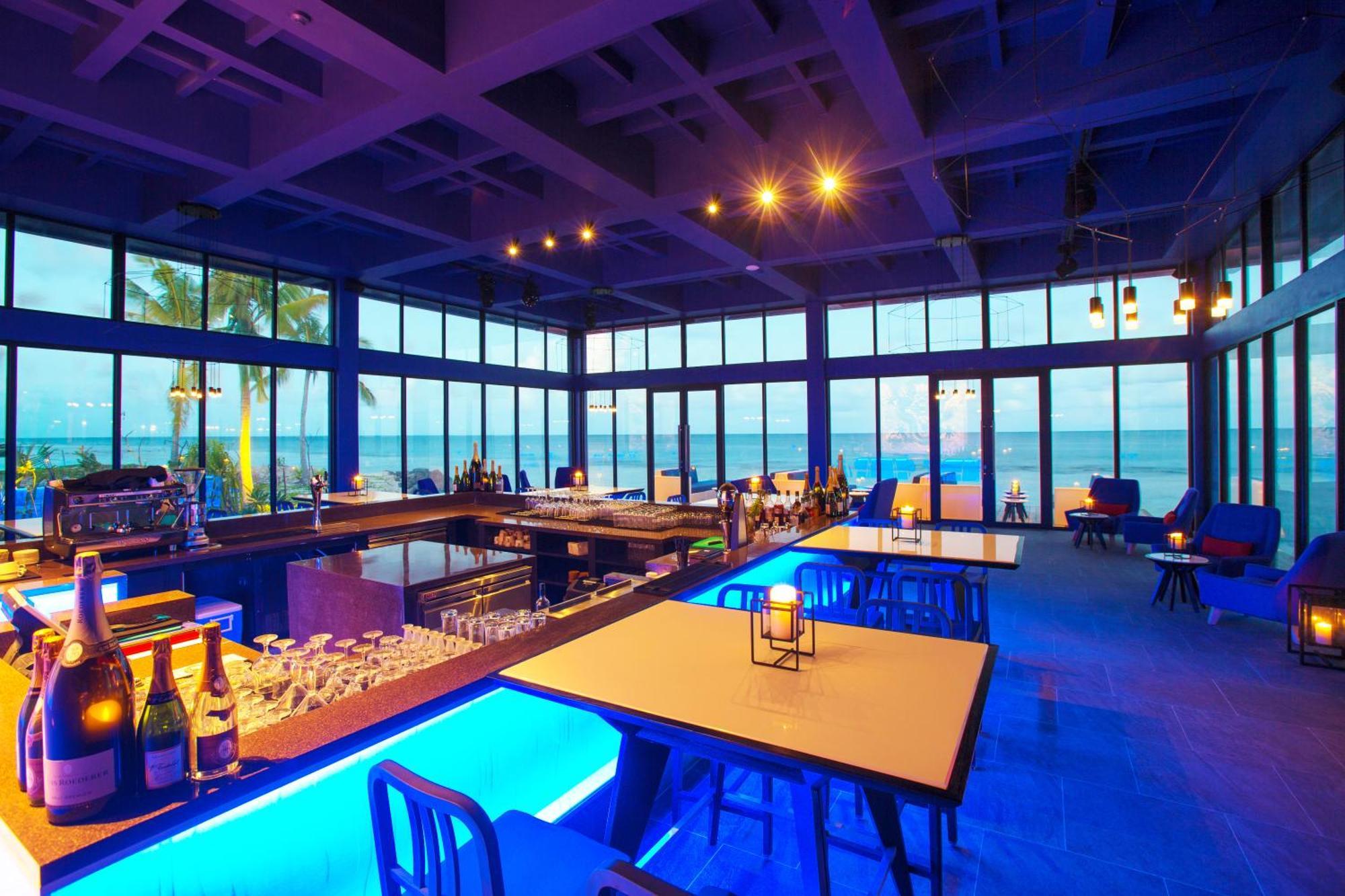 Kandima Maldives Kudahuvadhoo Bagian luar foto The interior of the restaurant