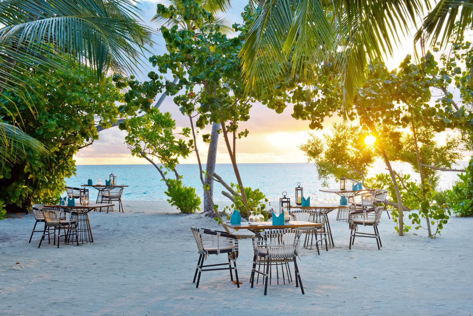 Kandima Maldives Kudahuvadhoo Bagian luar foto Sunset at the beach