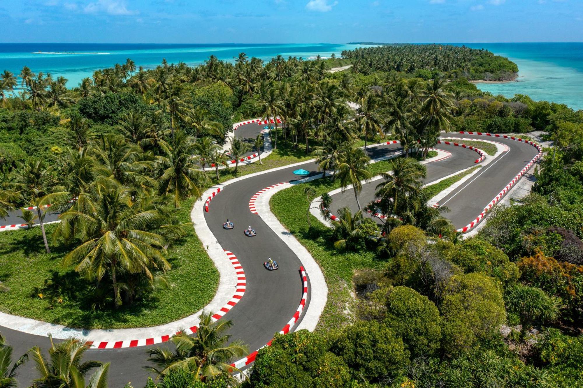 Kandima Maldives Kudahuvadhoo Bagian luar foto Veladhoo International Motor Sport Track