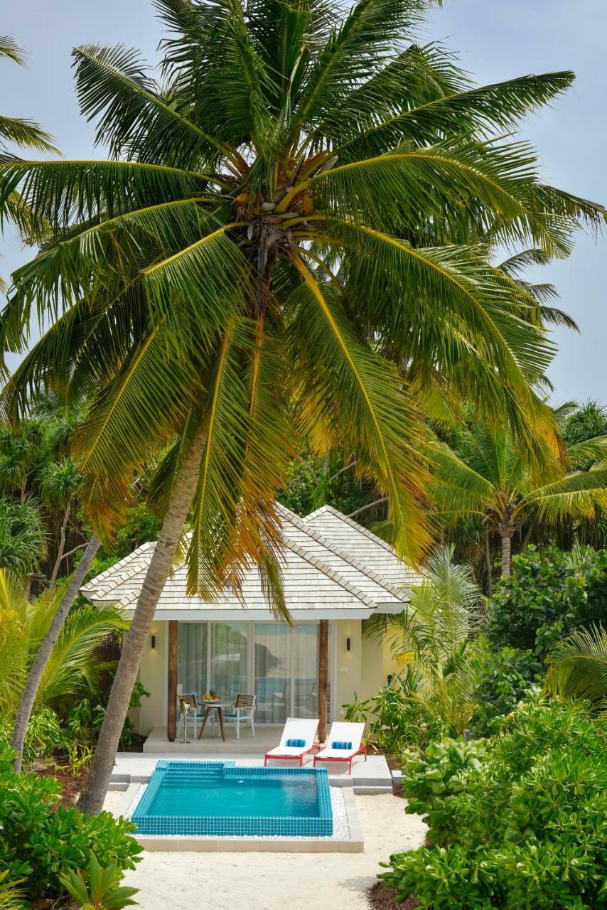 Kandima Maldives Kudahuvadhoo Bagian luar foto A villa at the resort