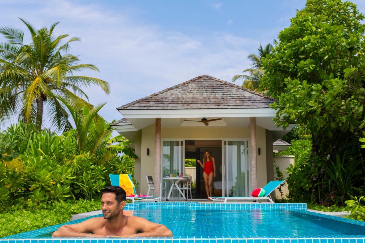 Kandima Maldives Kudahuvadhoo Bagian luar foto A pool villa at the resort